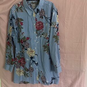 Chico’s Blue/White Floral Striped No Iron Shirt, Size 3P